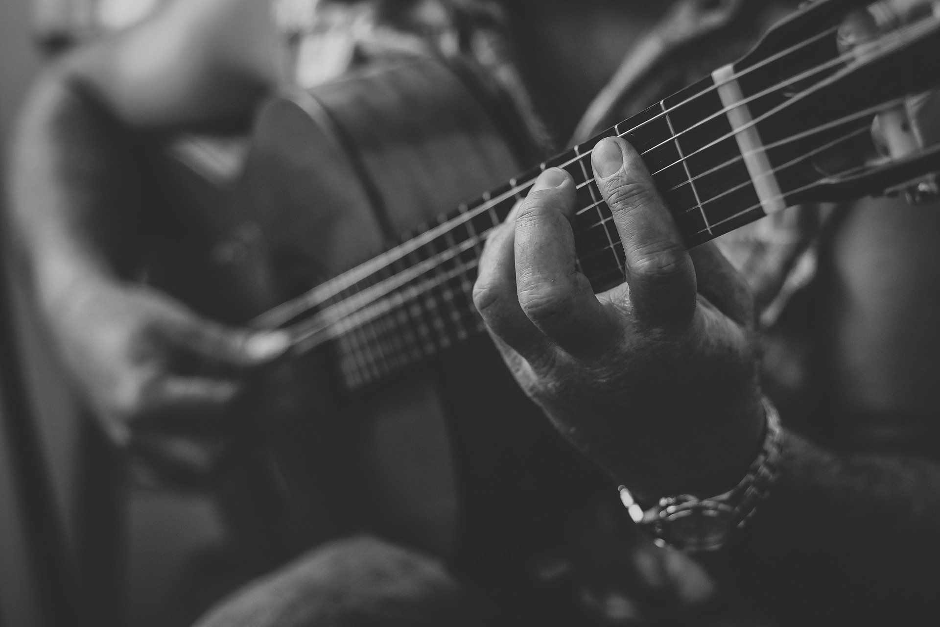 Guitar 2428921 1920