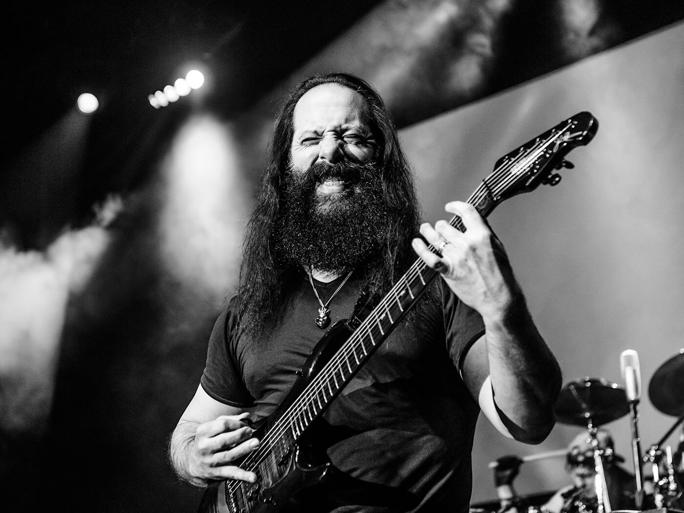 John Petrucci Interview Black And White Stage@1400x1050