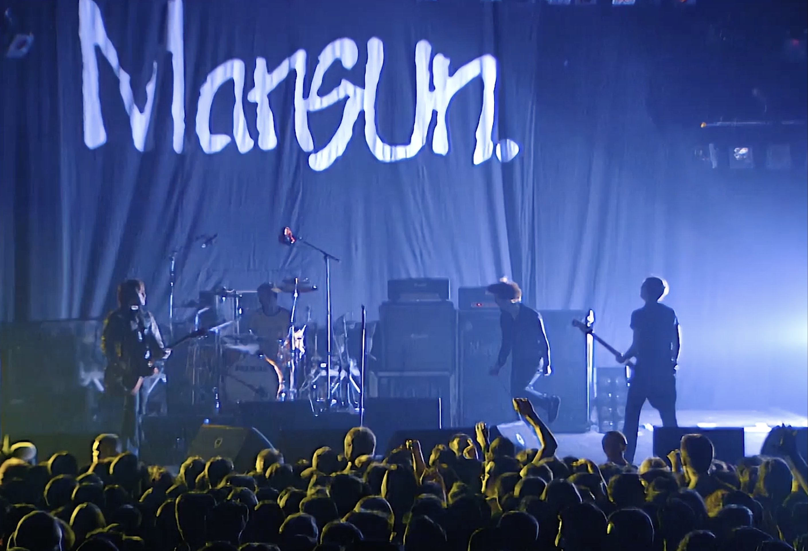 Featured image for “FROM MANSUN’S ‘CLOSED FOR BUSINESS’ BRIXTON ACADEMY DVD … TAXLO$$ !!”
